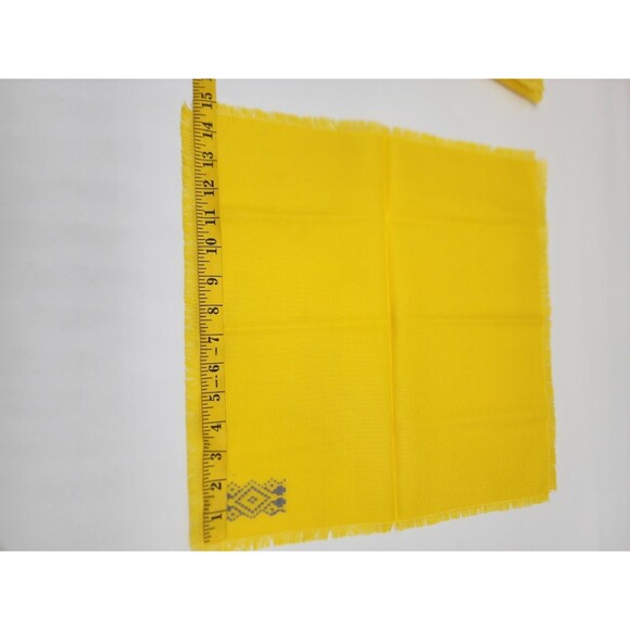 Vtg Hand Embroidered Applique Table Runner 4 Placemat 4 Napkin Set Yellow cloth - Picture 4 of 12